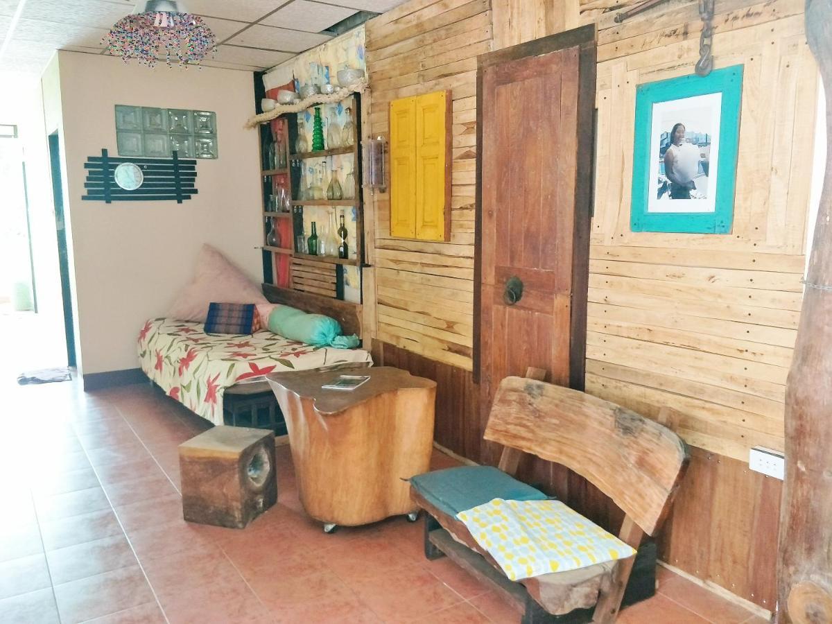Baan Jaidee Guesthouse Трат Екстериор снимка